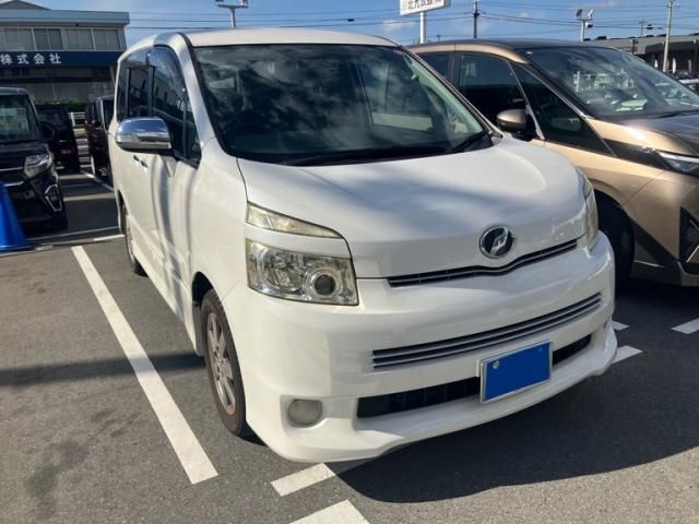 Mazda Bongo front view