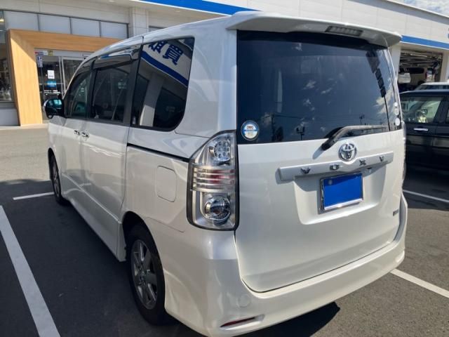 Mazda Bongo rear view