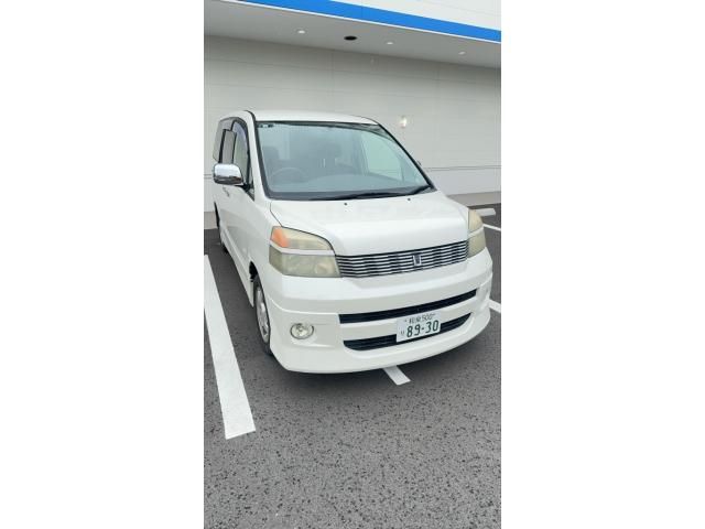 Mazda Bongo front view