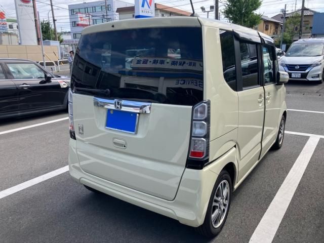 Mazda Bongo front view