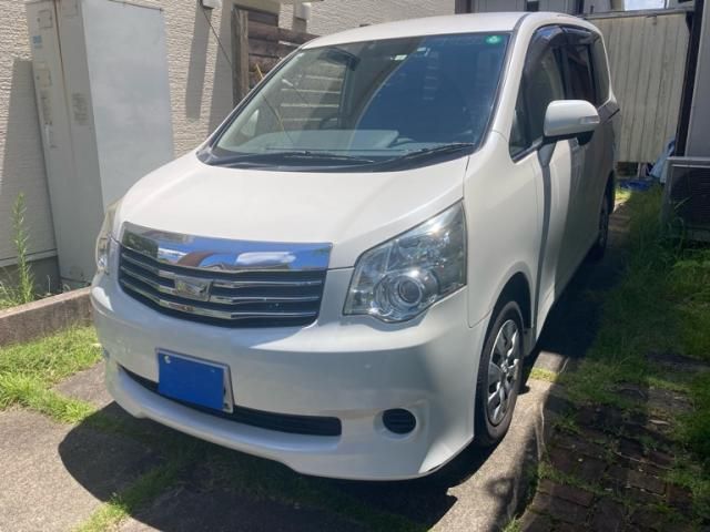 Mazda Bongo front view