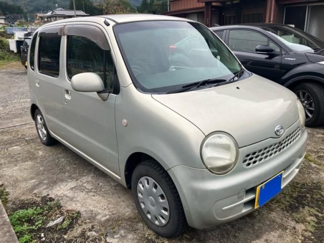 Mazda Bongo front view