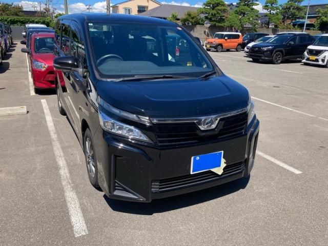 Mazda Bongo front view