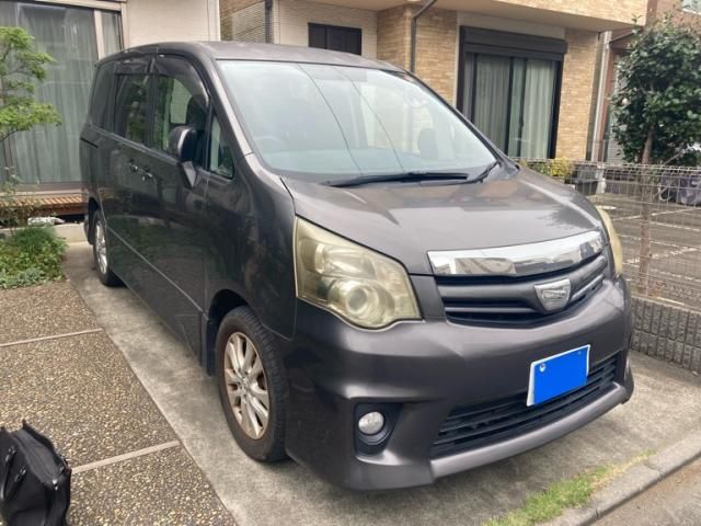 Mazda Bongo rear view