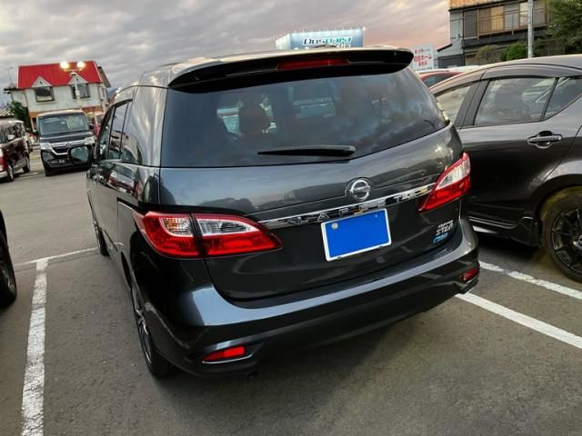 Mazda Bongo front view