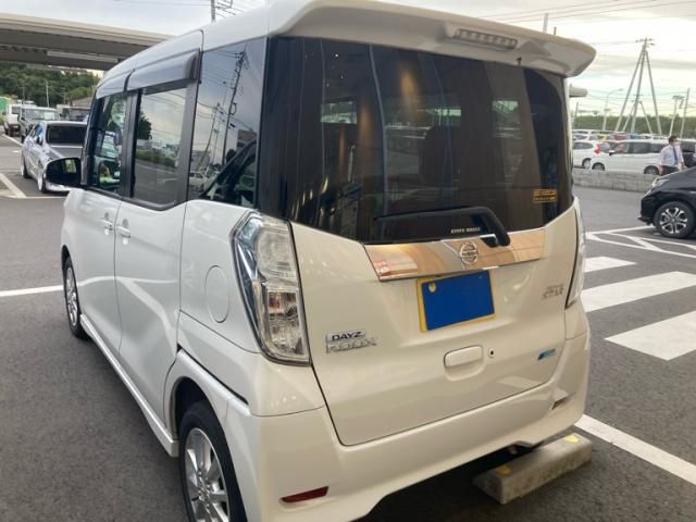 Mazda Bongo rear view