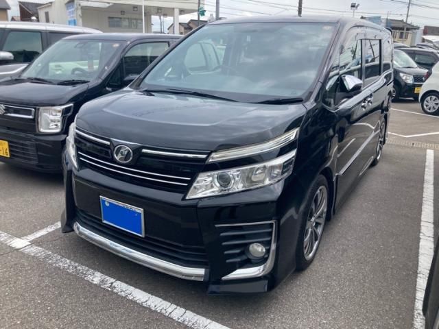Mazda Bongo front view