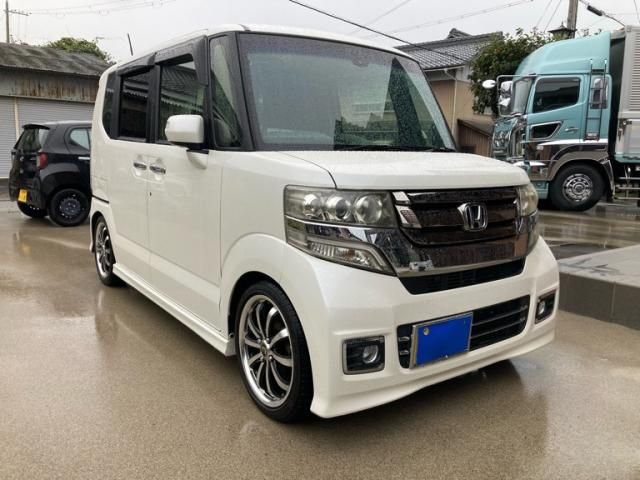 Mazda Bongo rear view