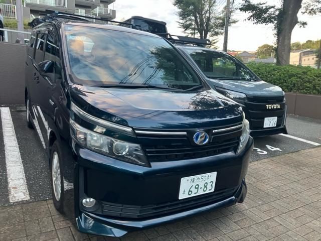 Mazda Bongo front view