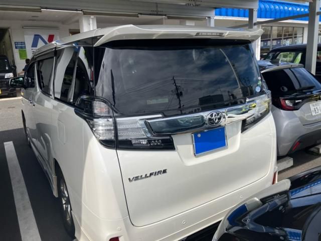 Mazda Bongo rear view