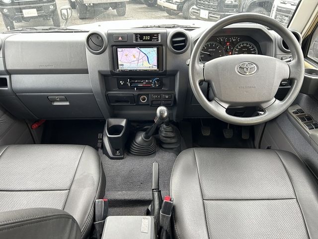 Mazda Bongo front view