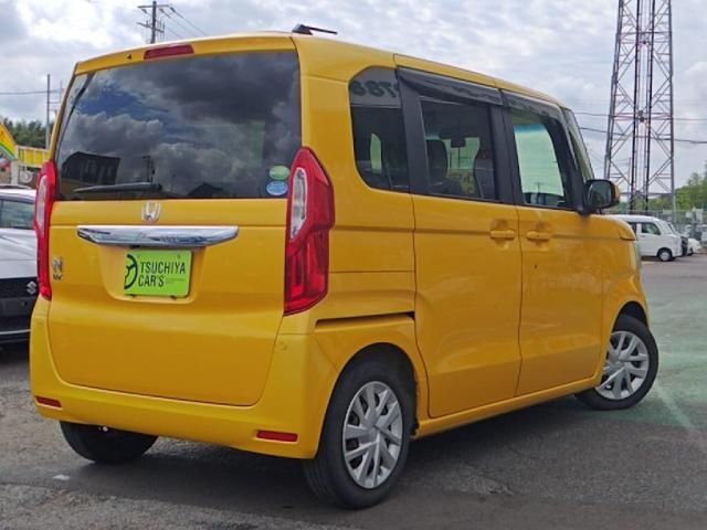 Mazda Bongo front view