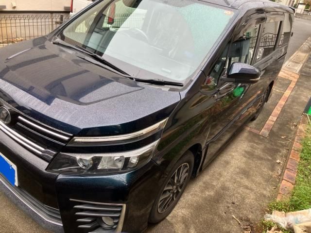 Mazda Bongo front view