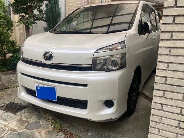 Mazda Bongo front view