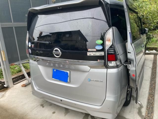 Mazda Bongo front view