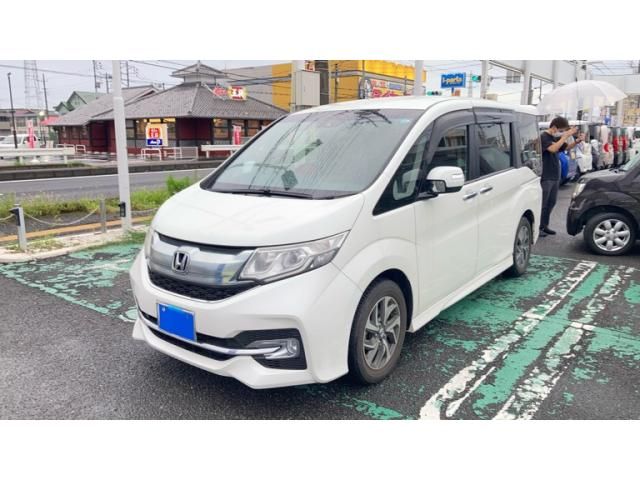 Mazda Bongo front view