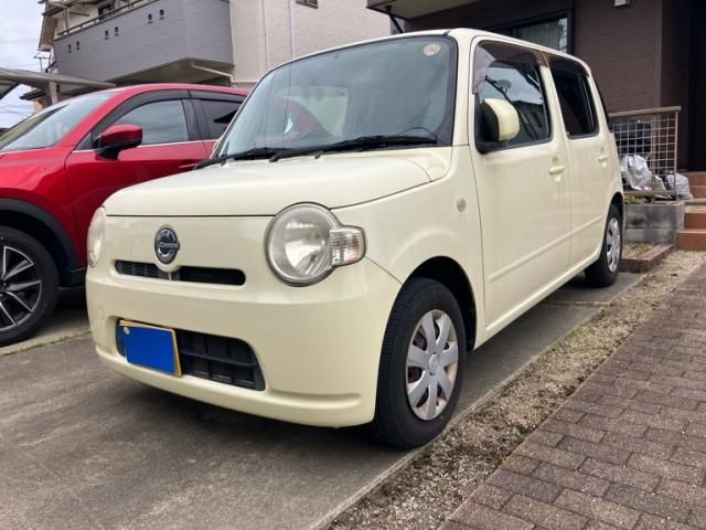 Mazda Bongo front view