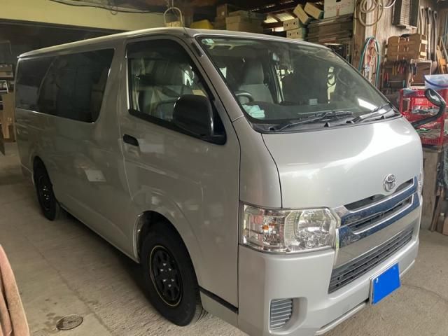 Mazda Bongo front view