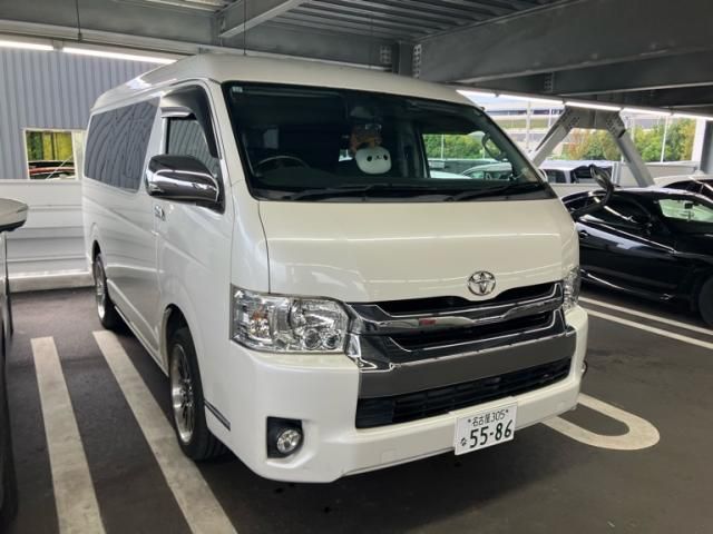 Mazda Bongo front view