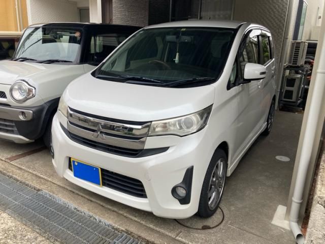 Mazda Bongo front view