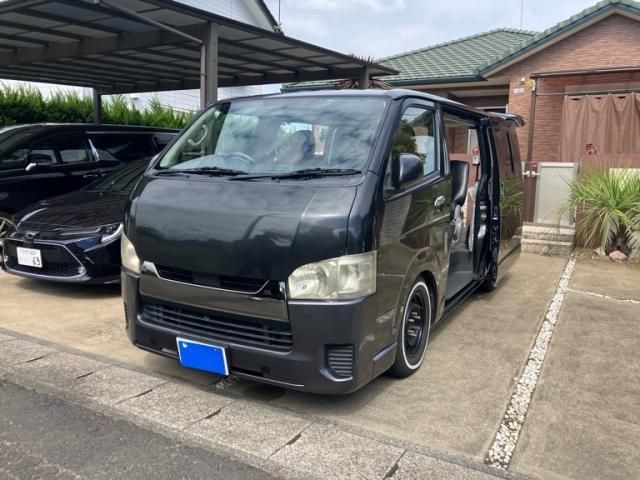 Mazda Bongo front view