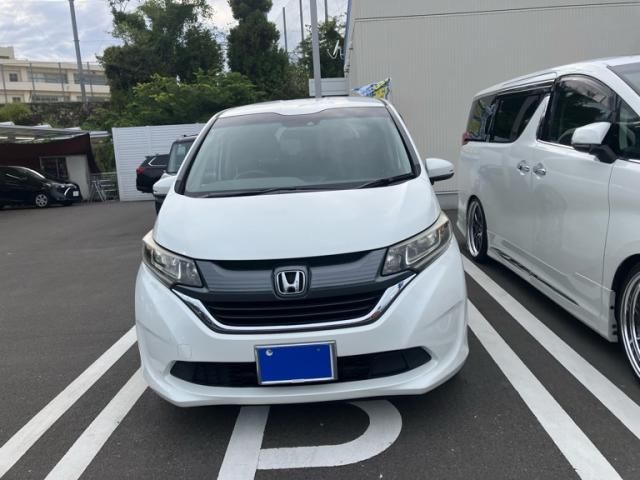 Mazda Bongo front view