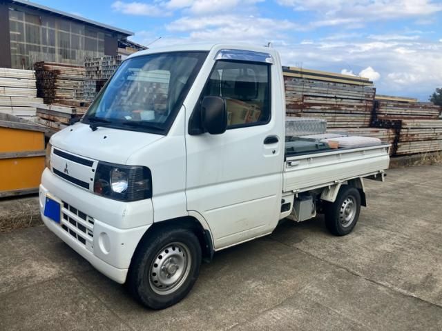 Mazda Bongo front view