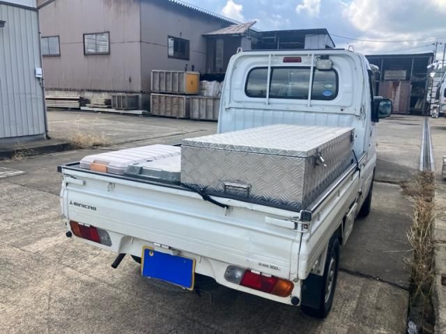 Mazda Bongo rear view