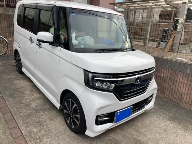 Mazda Bongo front view