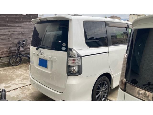 Mazda Bongo front view