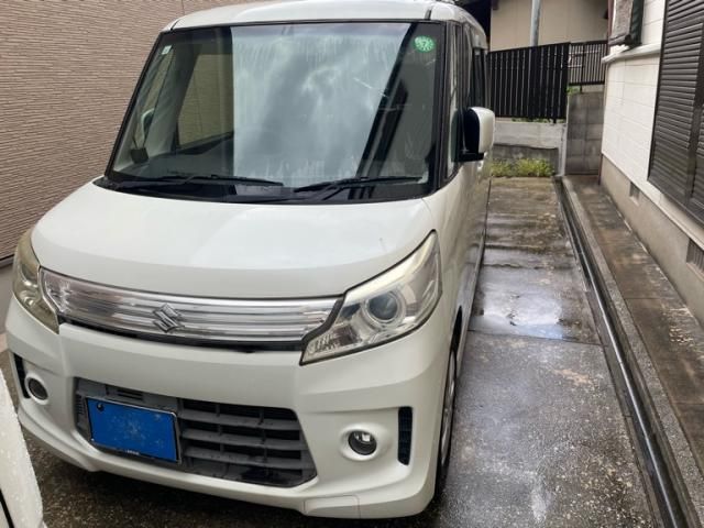 Mazda Bongo front view