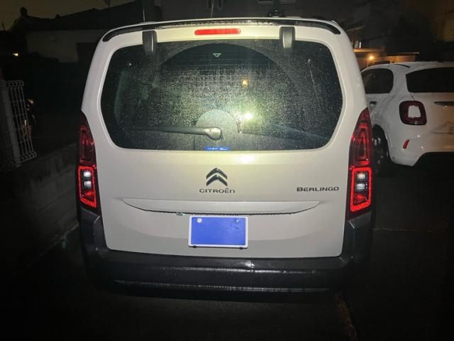 Mazda Bongo front view