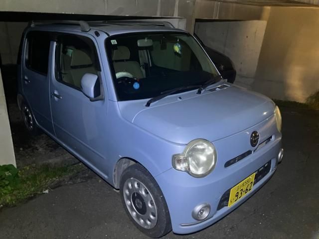Mazda Bongo front view
