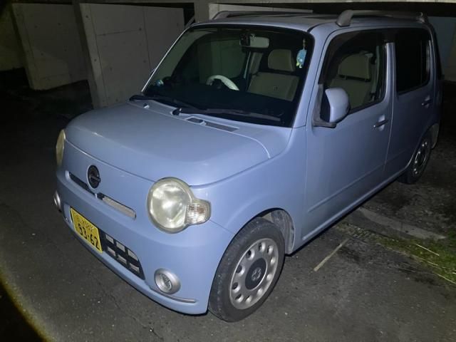 Mazda Bongo rear view