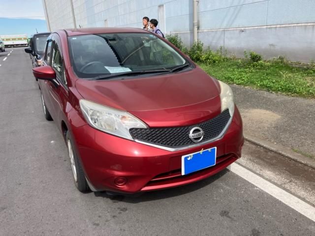 Mazda Bongo front view