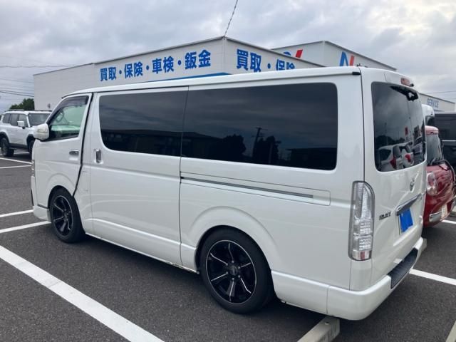 Mazda Bongo front view