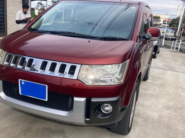 Mazda Bongo front view