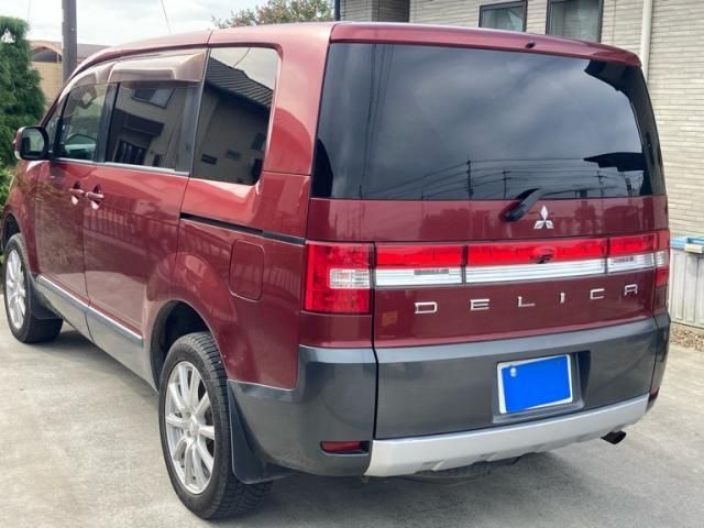 Mazda Bongo rear view