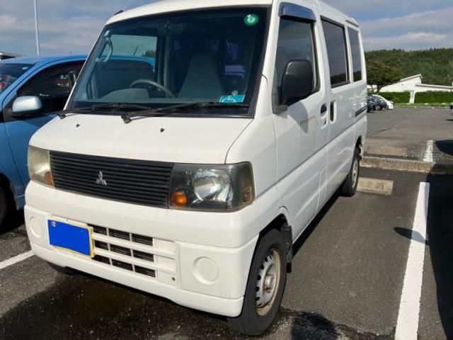 Mazda Bongo front view