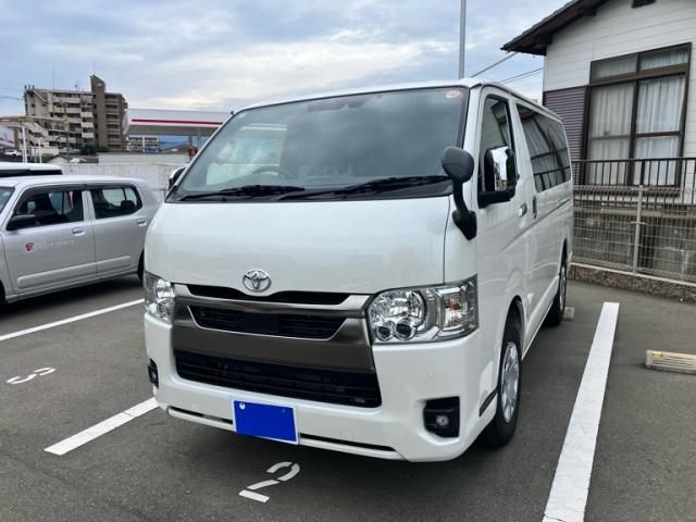 Mazda Bongo front view
