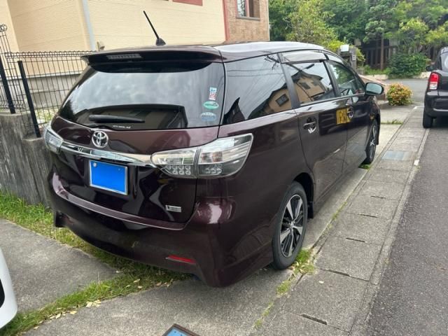 Mazda Bongo front view