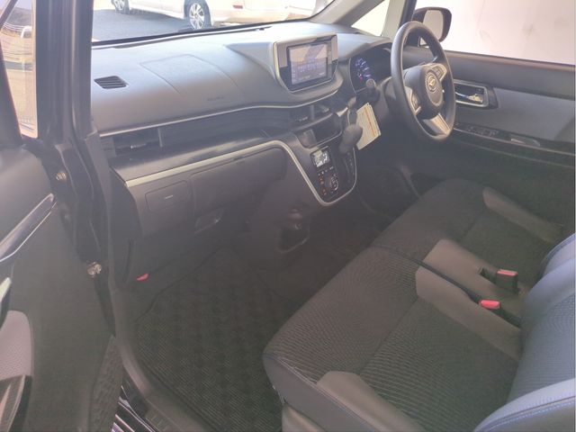 Mazda Bongo rear view