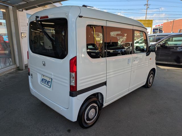 Mazda Bongo front view