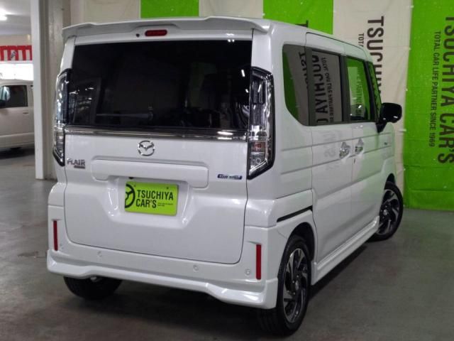 Mazda Bongo front view