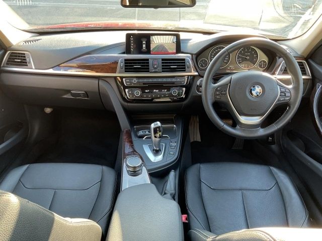 Mazda Bongo front view
