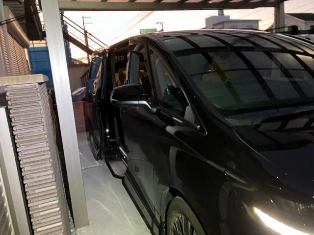 Mazda Bongo front view
