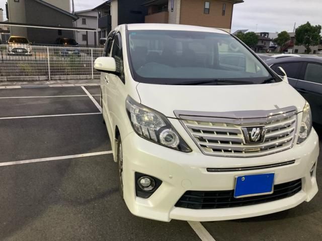 Mazda Bongo front view