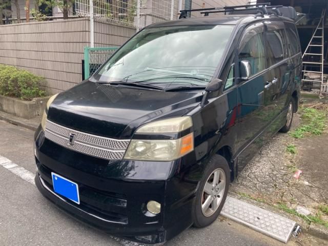 Mazda Bongo front view