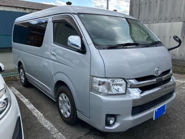 Mazda Bongo front view