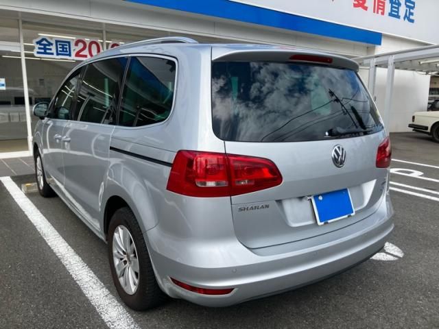 Mazda Bongo front view
